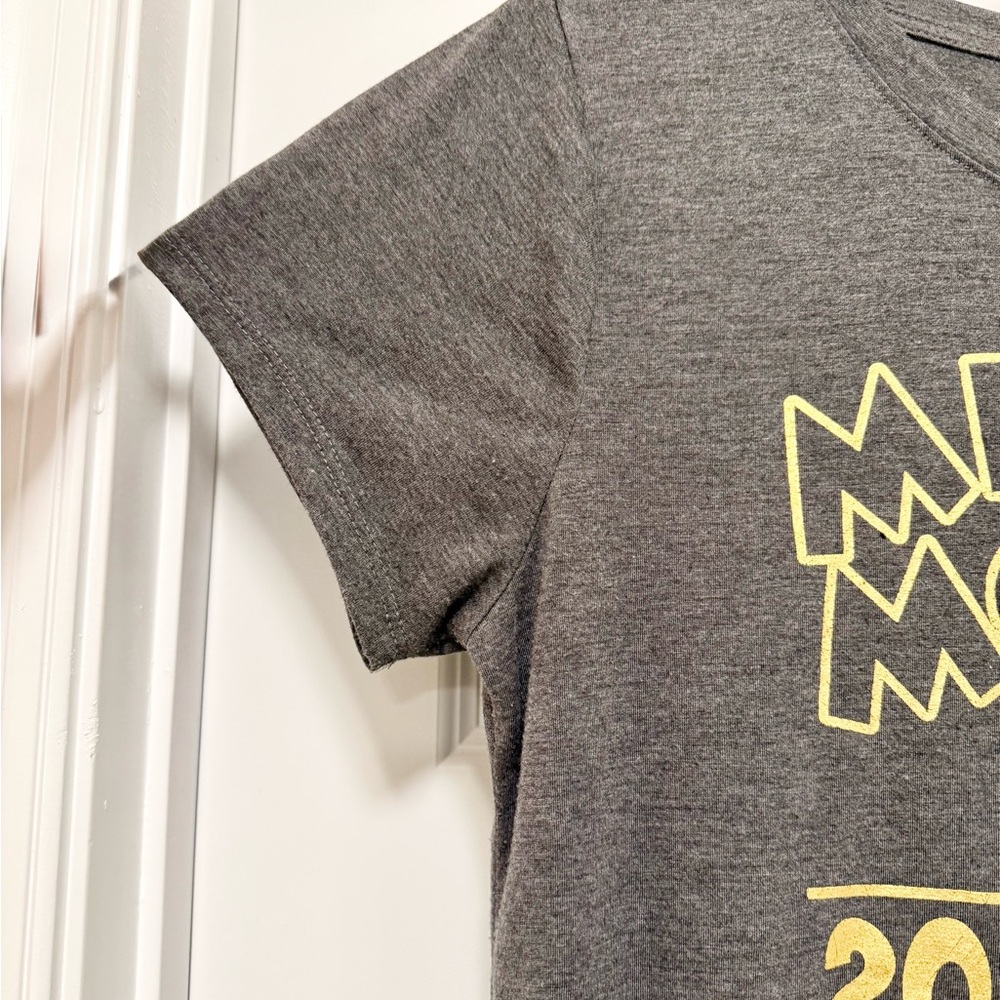 Disney Mickey Mouse Gray 2025 Short Sleeve Top Women’s Size M - Picture 5 of 6